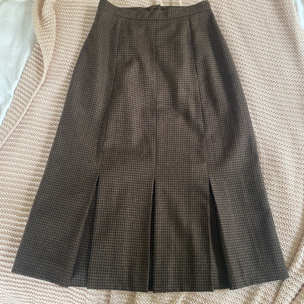 Classic Brown Houndstooth Skirt